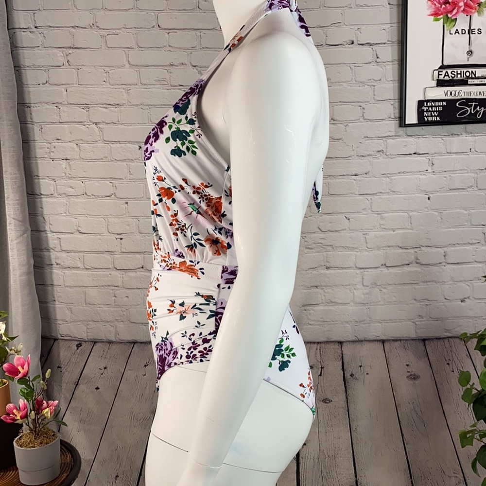 NWT: Cupshe White Floral 1pc Swimsuit Size: XL - Picture 5 of 17